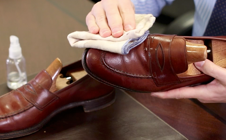 How To Remove Shoe Polish From Leather Shoes