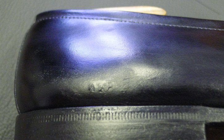 How to Fix Scratched Leather Shoes