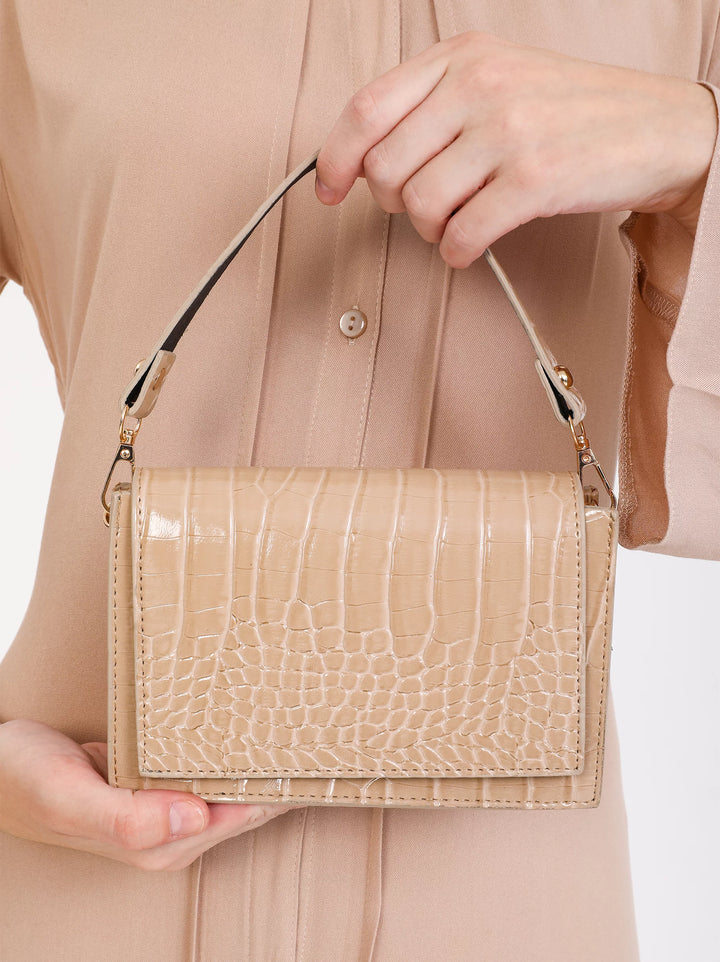 Most Versatile Handbags for Working Women