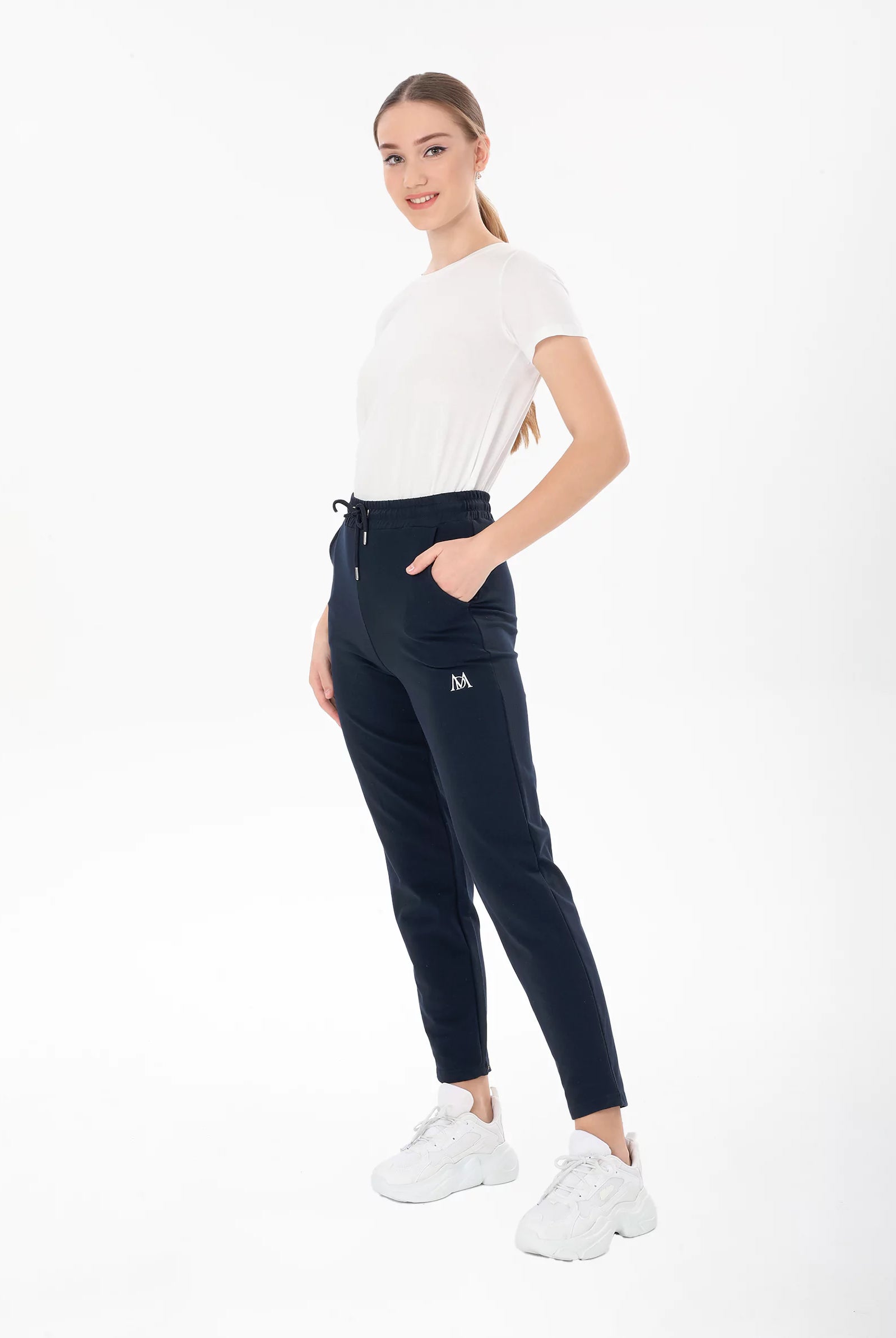Buy Black Sweatpants Women UK, Women Sweatpants in Black – Modora UK