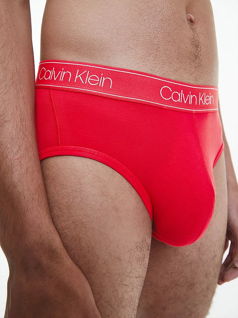 Calvin Klein 1 Pack Briefs - Essential Calvin - Exact Red | Trunks and  Boxers