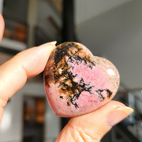 coeur en rhodonite pour retrouver l'amour