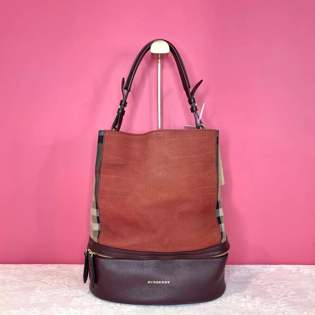 Burberry Bucket Bag – In Wang Vintage