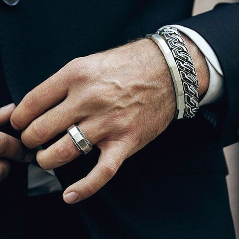 bracelets homme perle - pourquoi les hommes portent des bracelets - bracelets cuir homme - bracelets homme acier - bracelets homme- bracelets homme acier inoxydable 