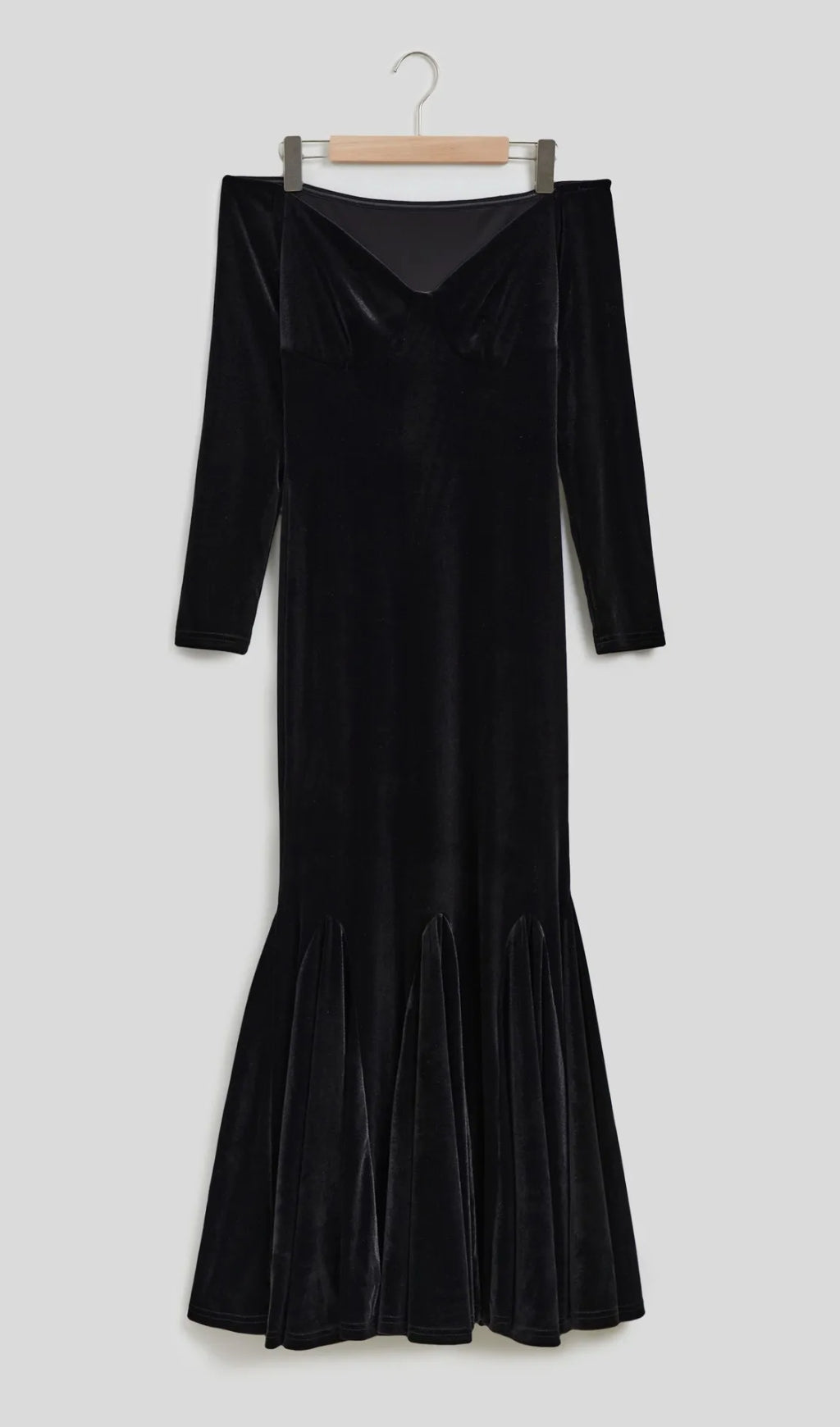 OFF SHOULDER BODYCON MAXI DRESS IN BLACK - Image 7