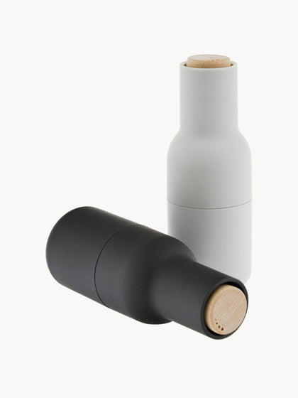 Saleiro e pimenteiro de designer com tampa em madeira de faia Bottle Grinder, 2 uni.