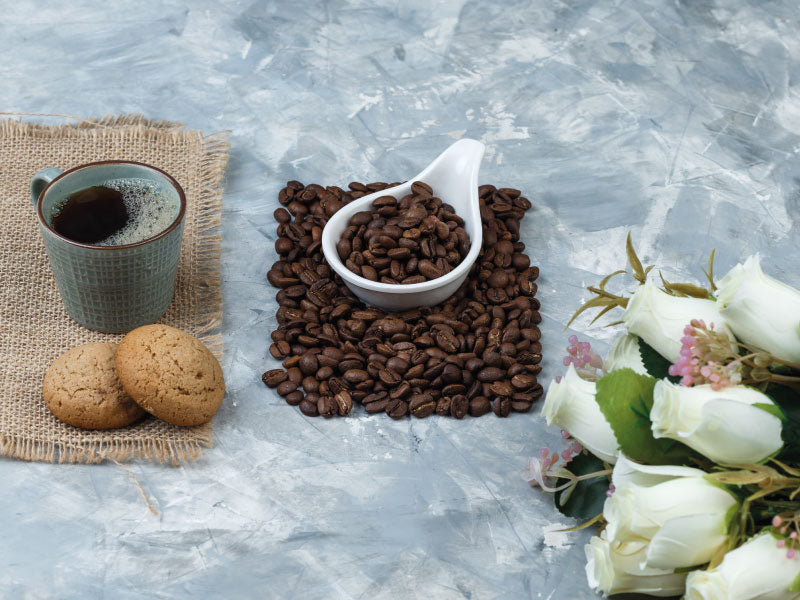 Coffee beans and red roses | Coffee del Campo - Colombian Specialty Coffee