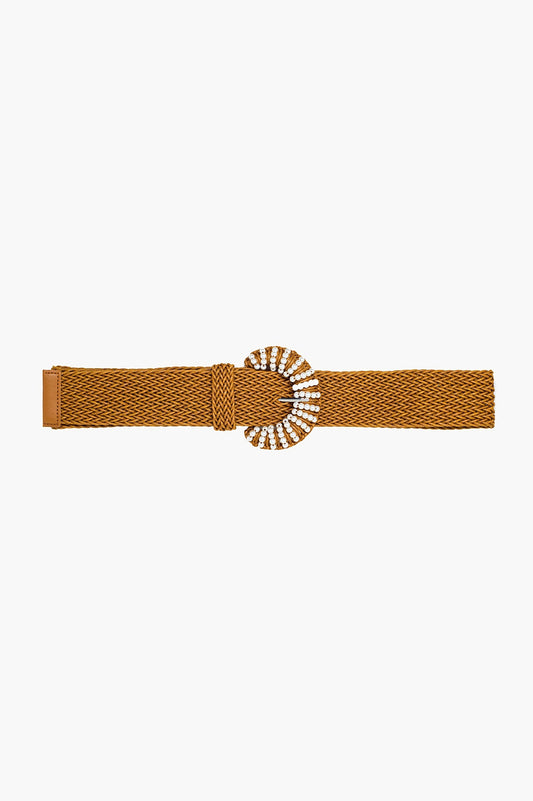 Cinturón tejido marrón con hebilla redondeada con abalorios