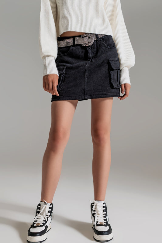 Q2 Cargo Mini Skirt in black