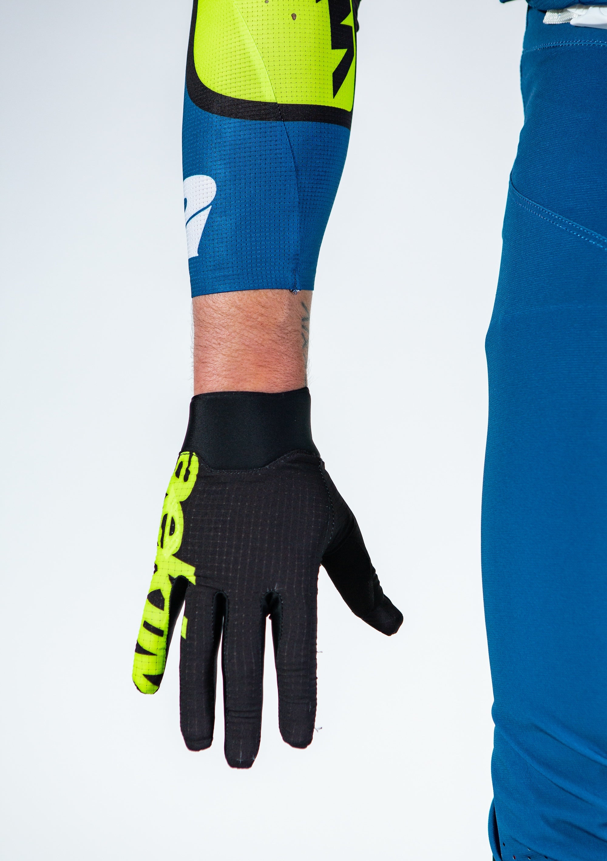 NOVA Volt Gloves