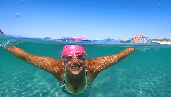 Bahamas or Berneray? Underwater fun, West Beach. © Alice Goodridge