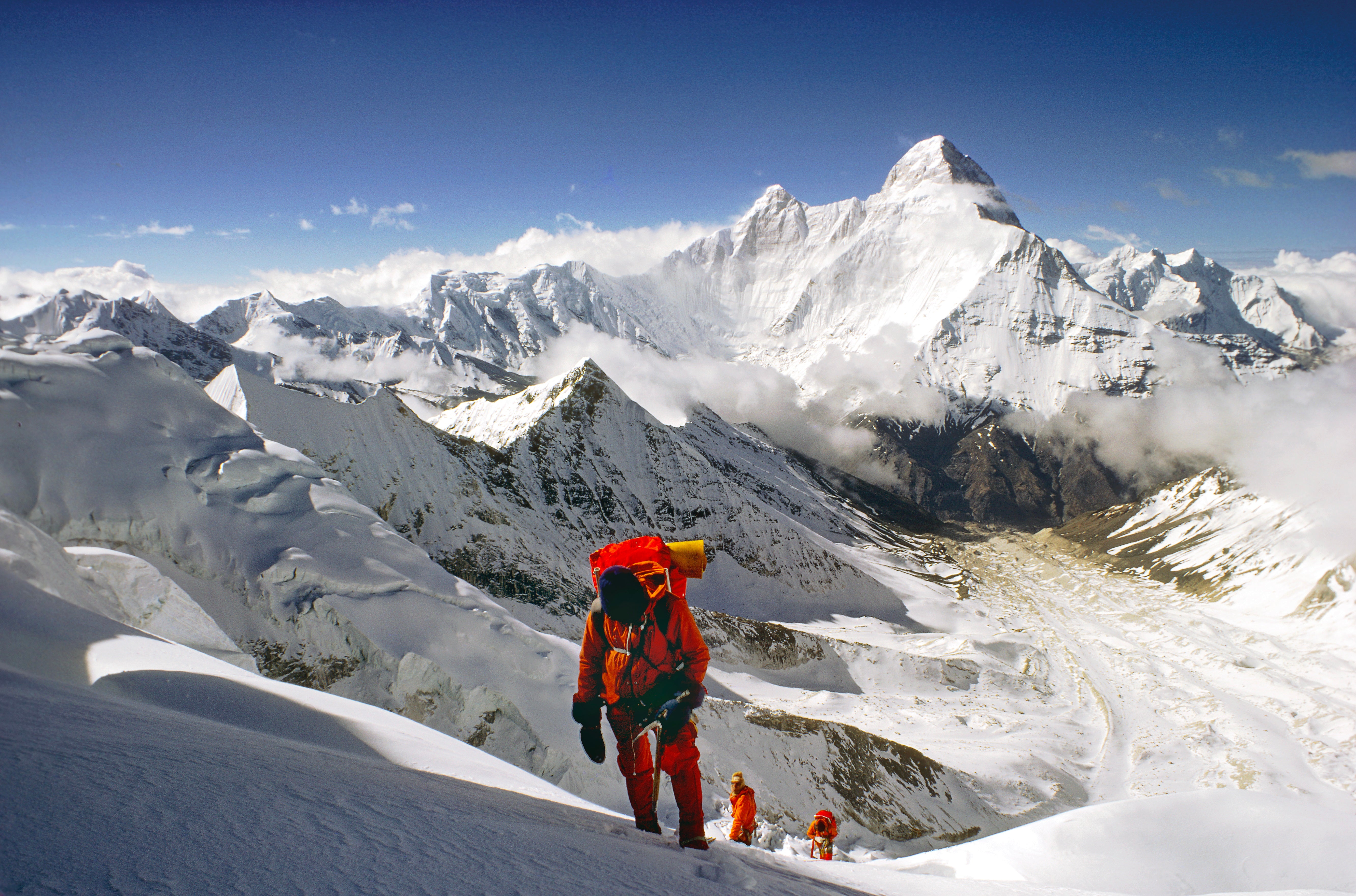 Breathtaking panoramic views of the Nanda Devi Sanctuary from Changabang.