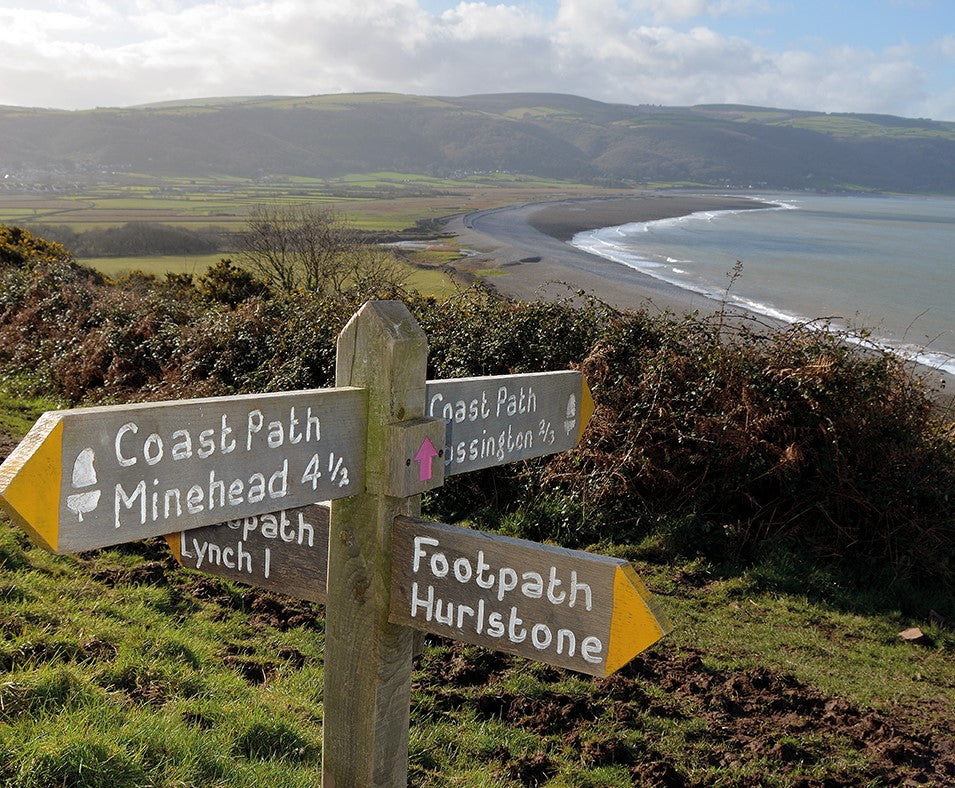 SIGNPOST ABOVE HURLSTONE COMBE AND BOSSINGTON