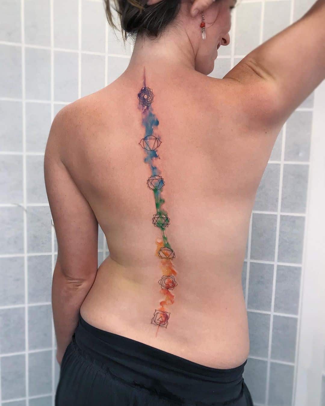 28 Delicate But Beautiful Spine Tattoo Designs For Women  The XO Factor