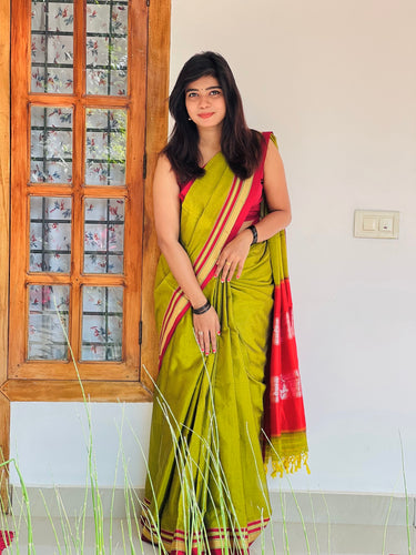 Kalamkaari - Gayatri border ILKAL saree . Ilkal checks saree in green &  black, handwoven on a pitloom by the skilled weavers of Bagalkot district,  Karnataka. The traditional gayatri border with a