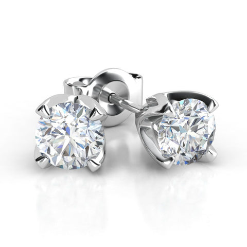 Diamond Stud Earring - round diamonds in a 4-claw setting. 