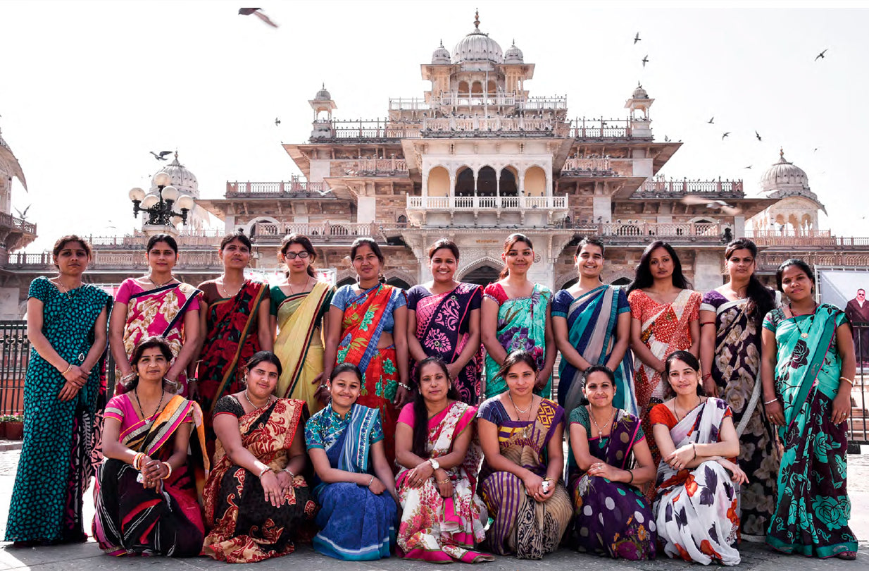 Kvinder fra glasværkstedet i Jaipur