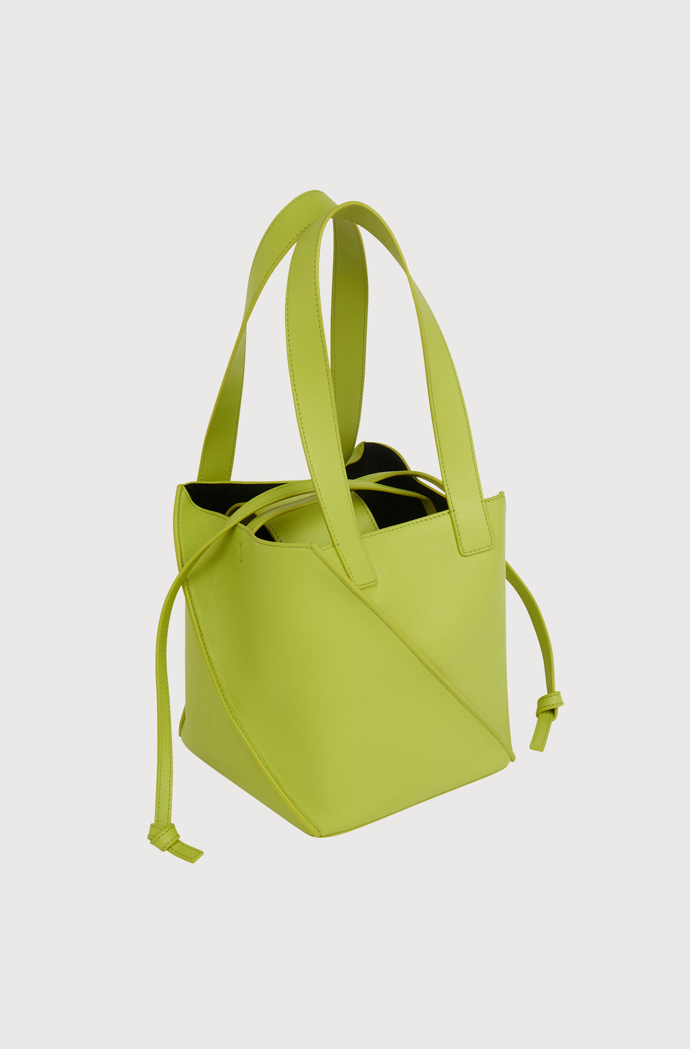 SWIRL TOTE - OFF WHITE – Yuzefi