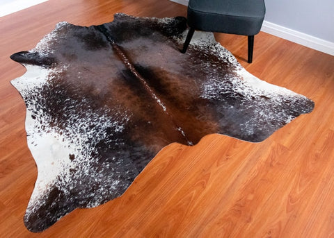 salt-pepper-cowhide-rug