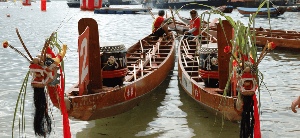 Deux bateaux pour le festivale des bateaux dragons