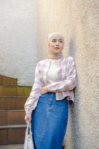 outfit flannel dengan rok jeank