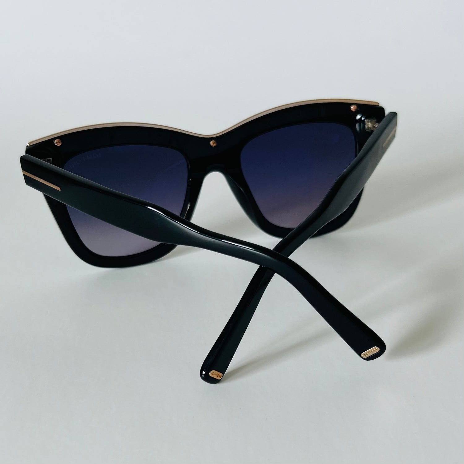 TOM FORD Julie Sunglasses TF685 01C