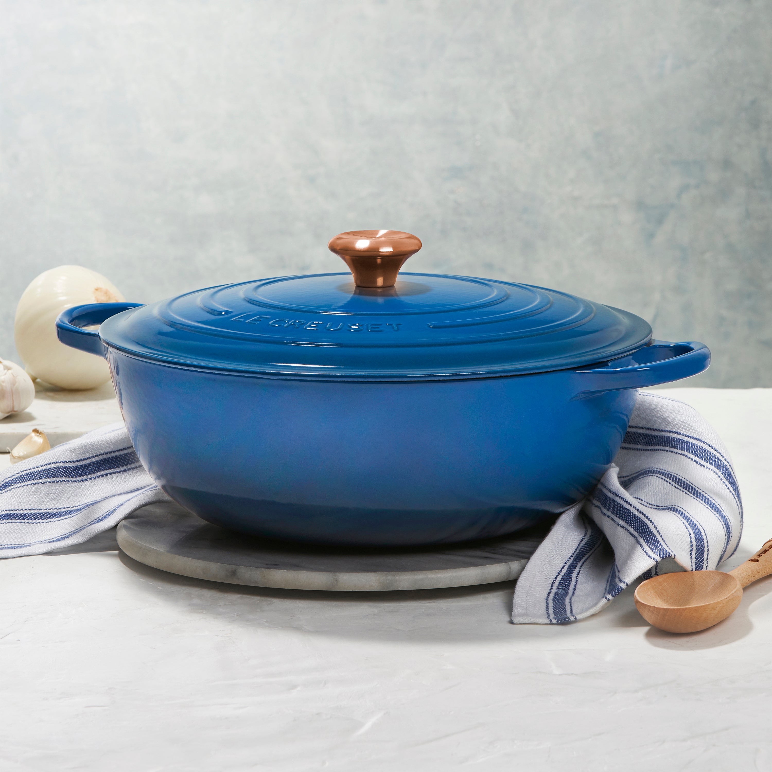 Le Creuset Signature Cast Iron 7.5-quart Marseille Chef's Oven with Copper Knob