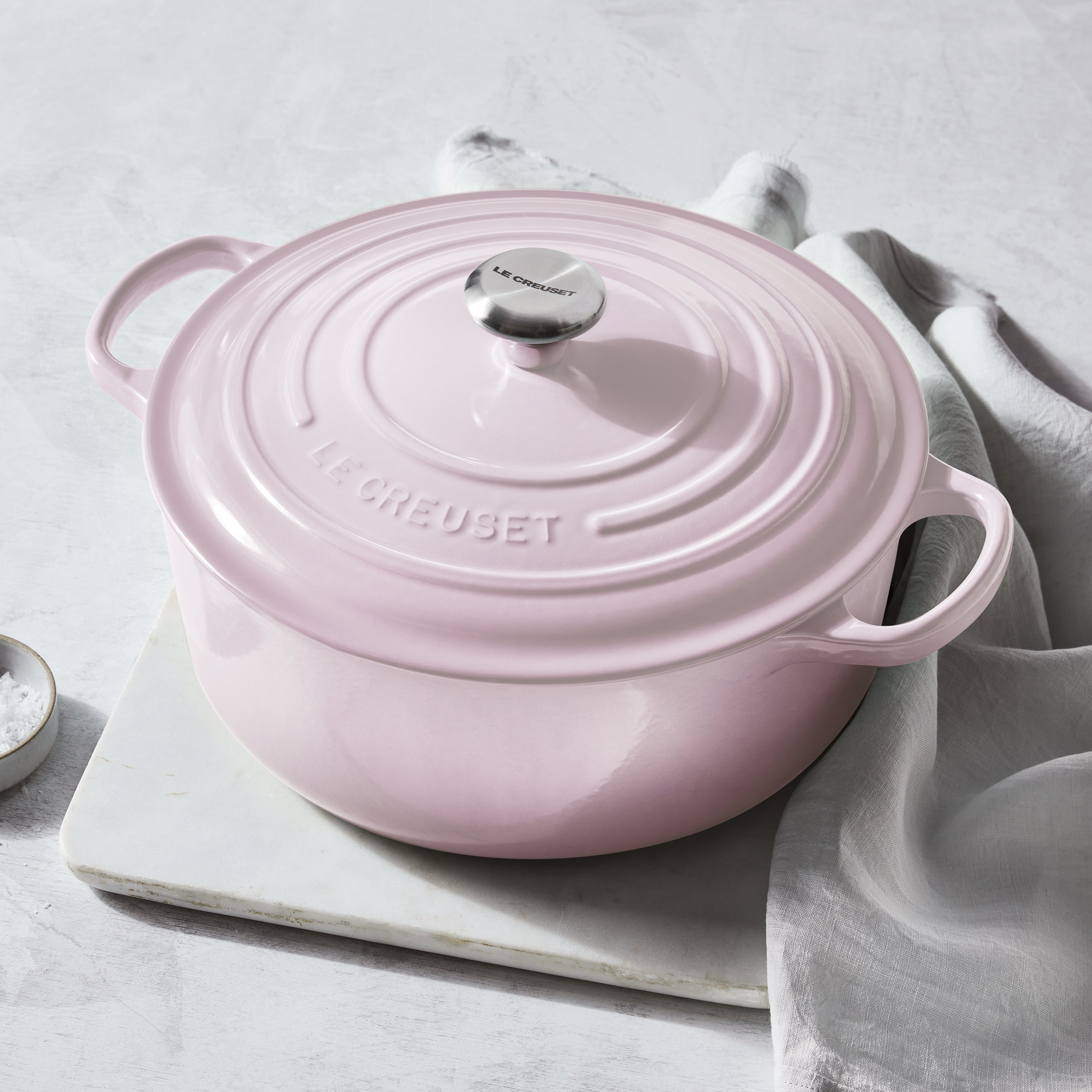 Le Creuset Signature Cast Iron 7.25-quart Shallot Round Dutch Oven