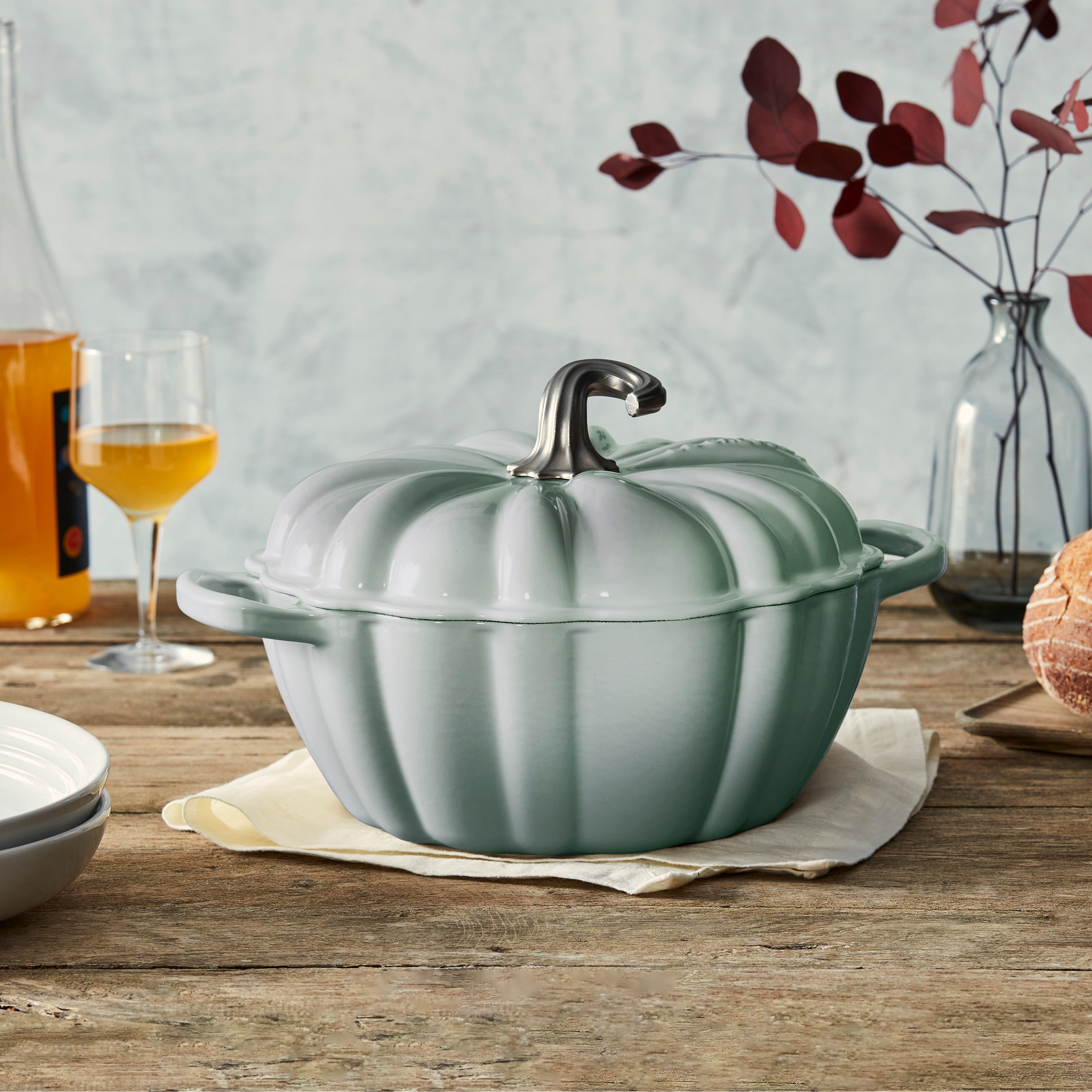 Le Creuset Signature Cast Iron 4-quart Sea Salt Pumpkin Cocotte