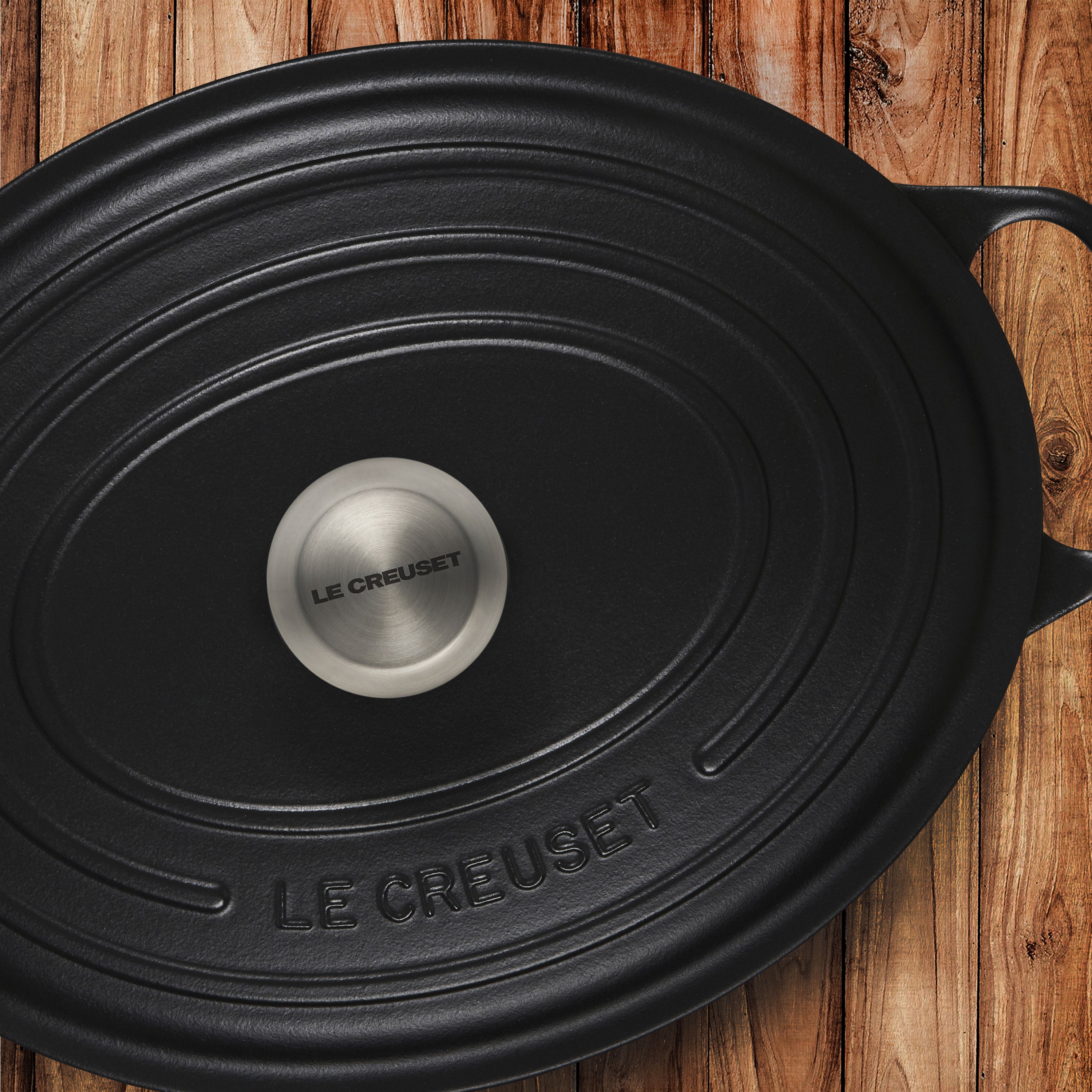 Le Creuset Signature Cast Iron 6.75-quart Licorice Oval Dutch Oven