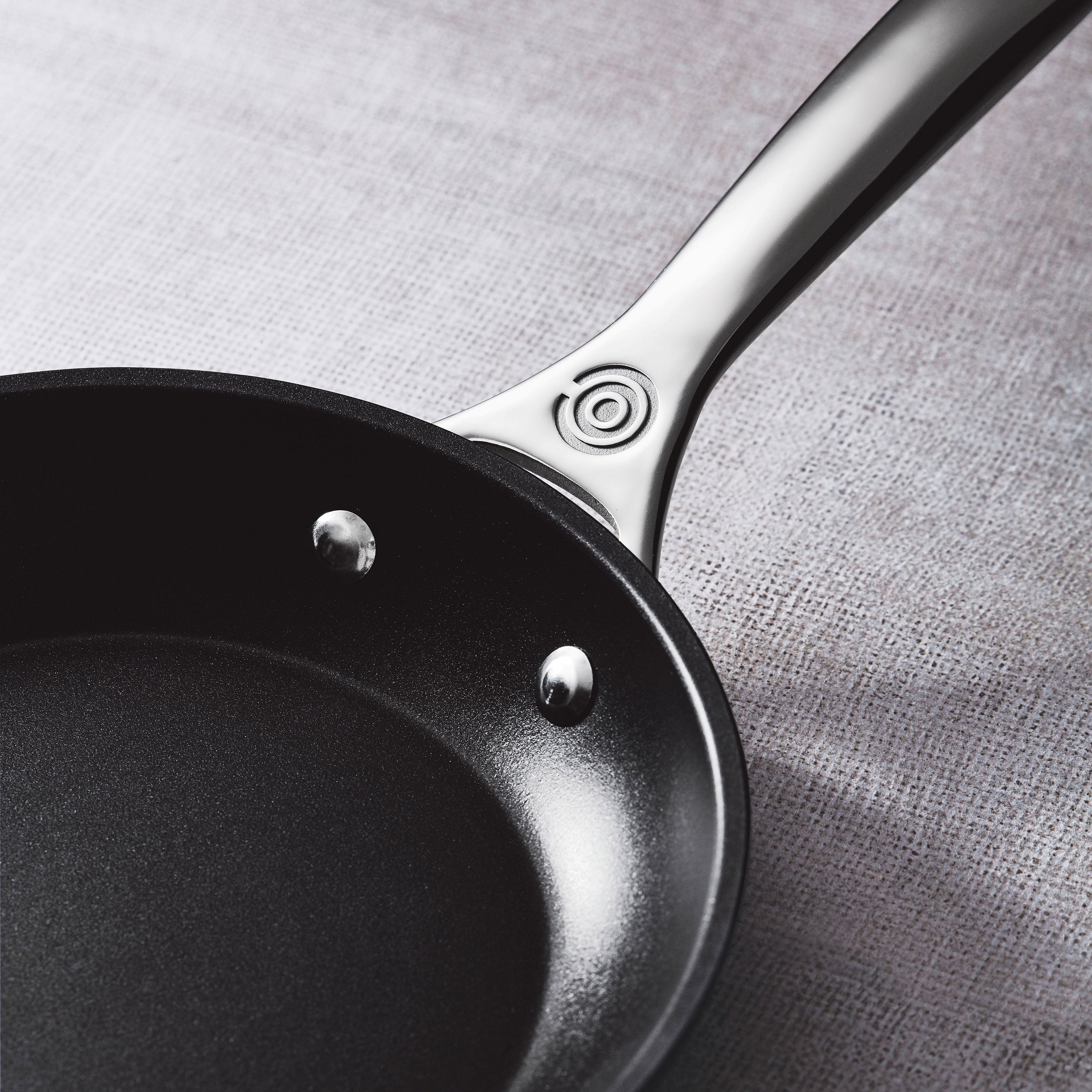 Le Creuset Toughened Nonstick Pro 12