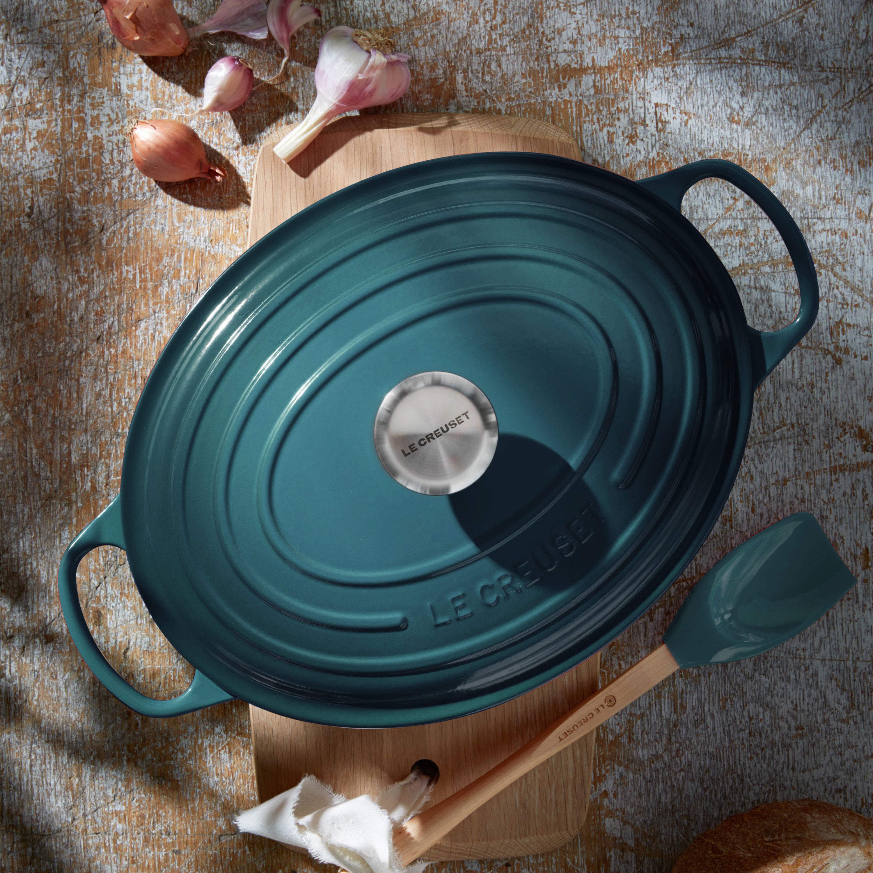 Le Creuset Signature Cast Iron 6.75-quart Deep Teal Oval Dutch Oven