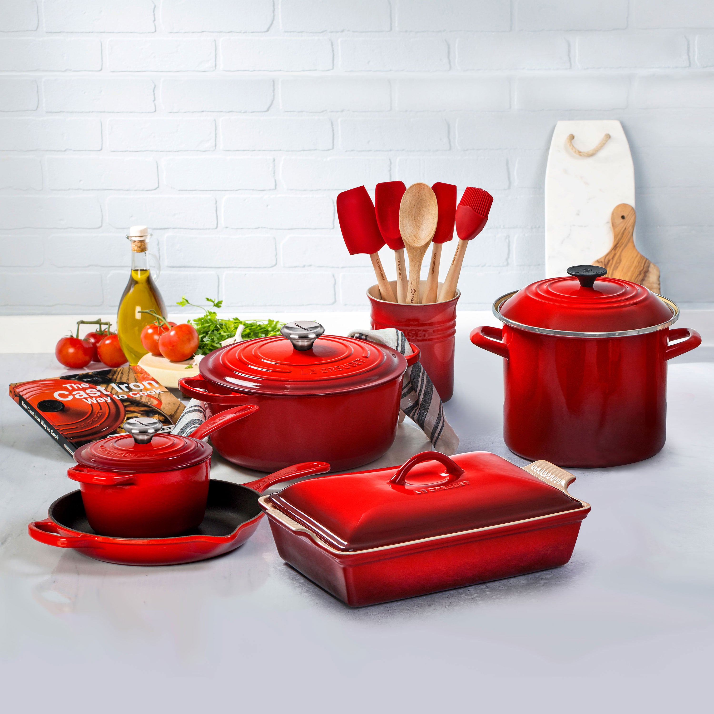 Le Creuset Signature Cast Iron 16 Piece Cerise Cookware Set