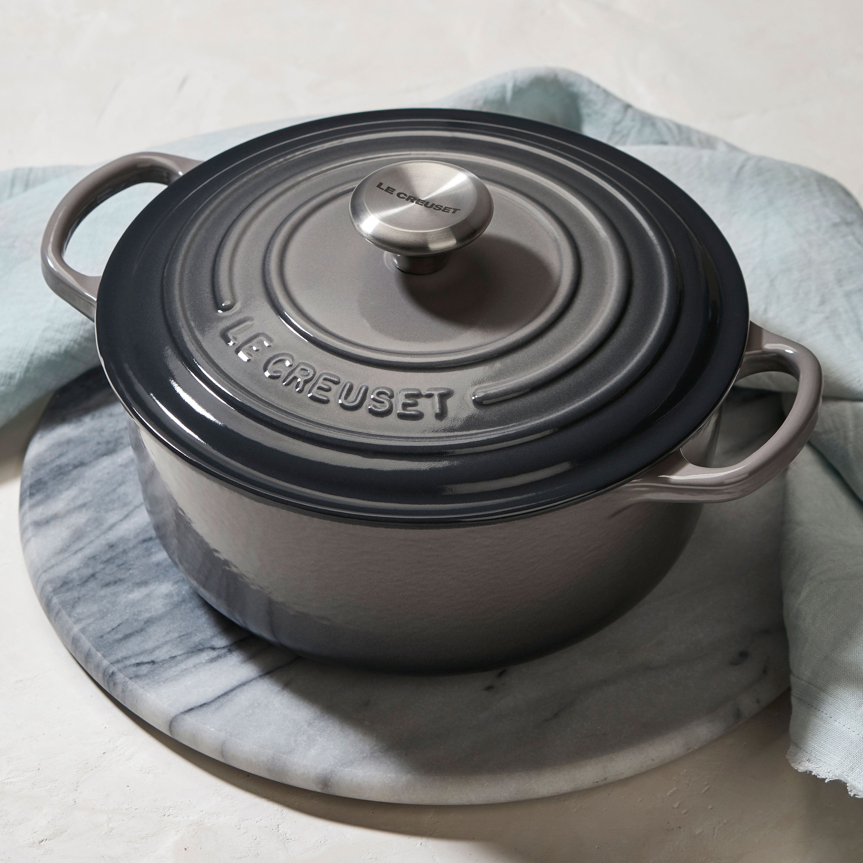 Le Creuset Signature Cast Iron 9 Piece Oyster Cast Iron Cookware Set