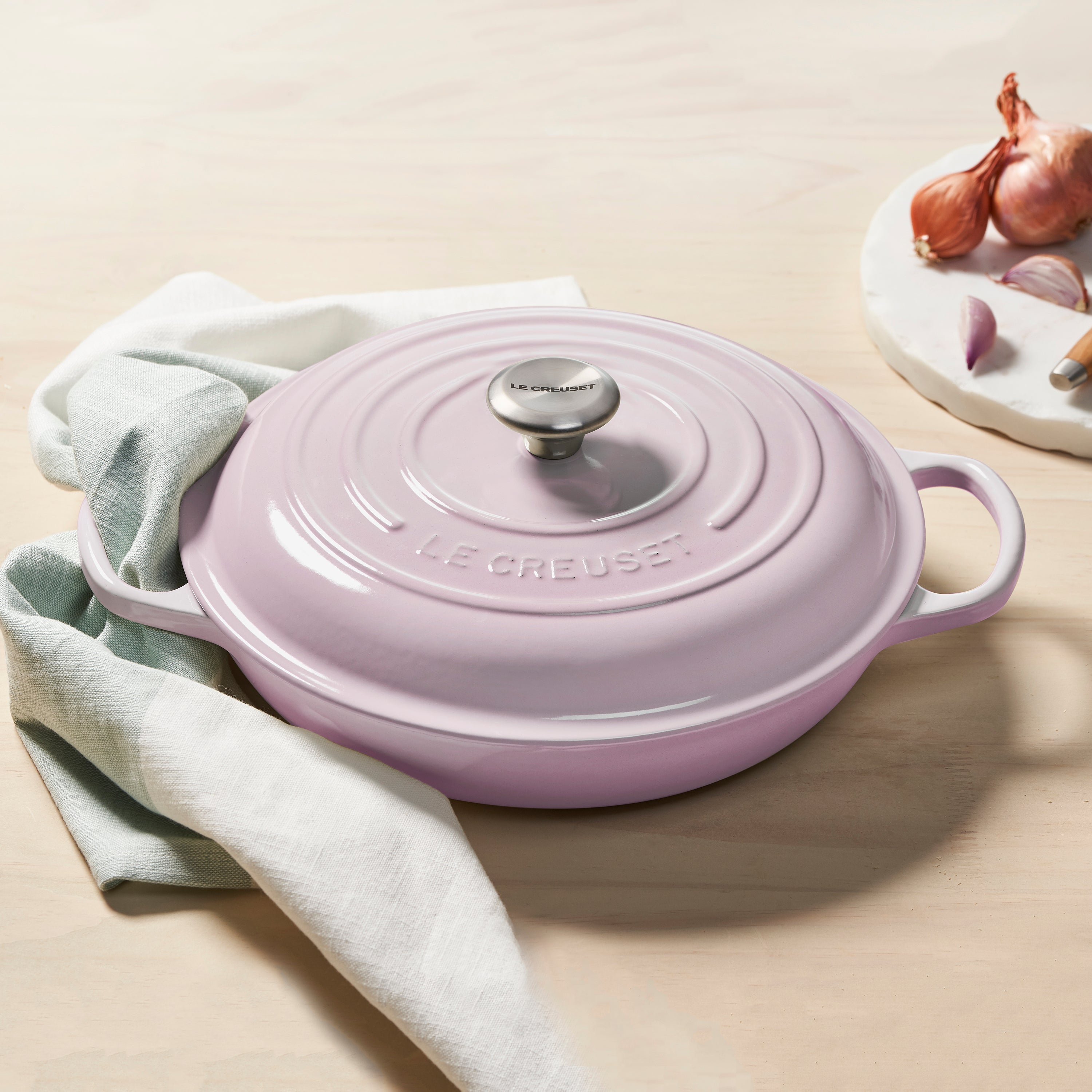 Le Creuset Signature Cast Iron 3.5-quart Shallot Braiser