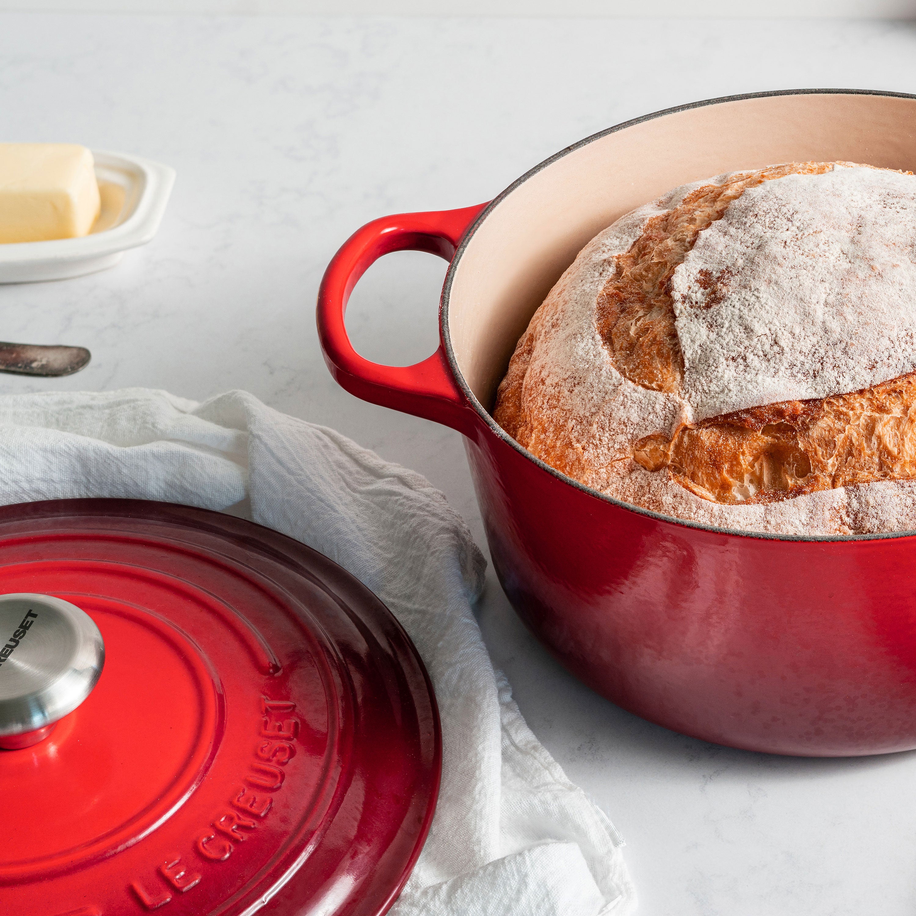 Le Creuset Signature Cast Iron 5.5-quart Cerise Round Dutch Oven