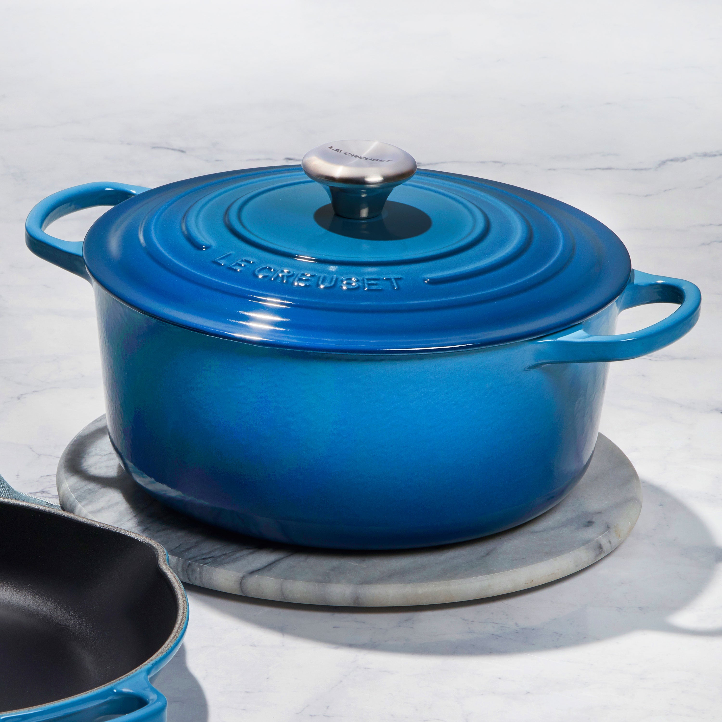 Le Creuset Signature Cast Iron 2-quart Marseille Round Dutch Oven