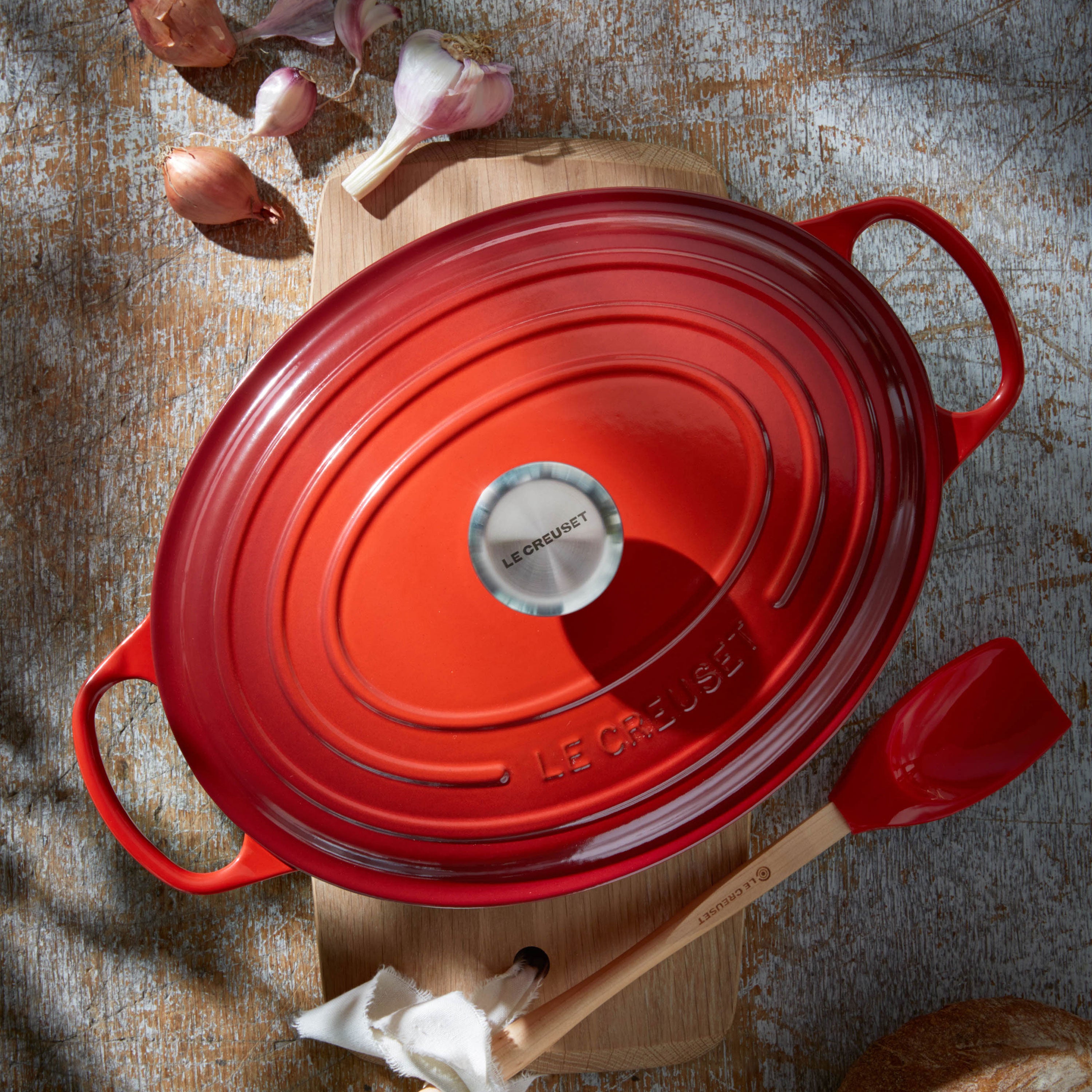 Le Creuset Signature Cast Iron 15.5-quart Cerise Oval Dutch Oven