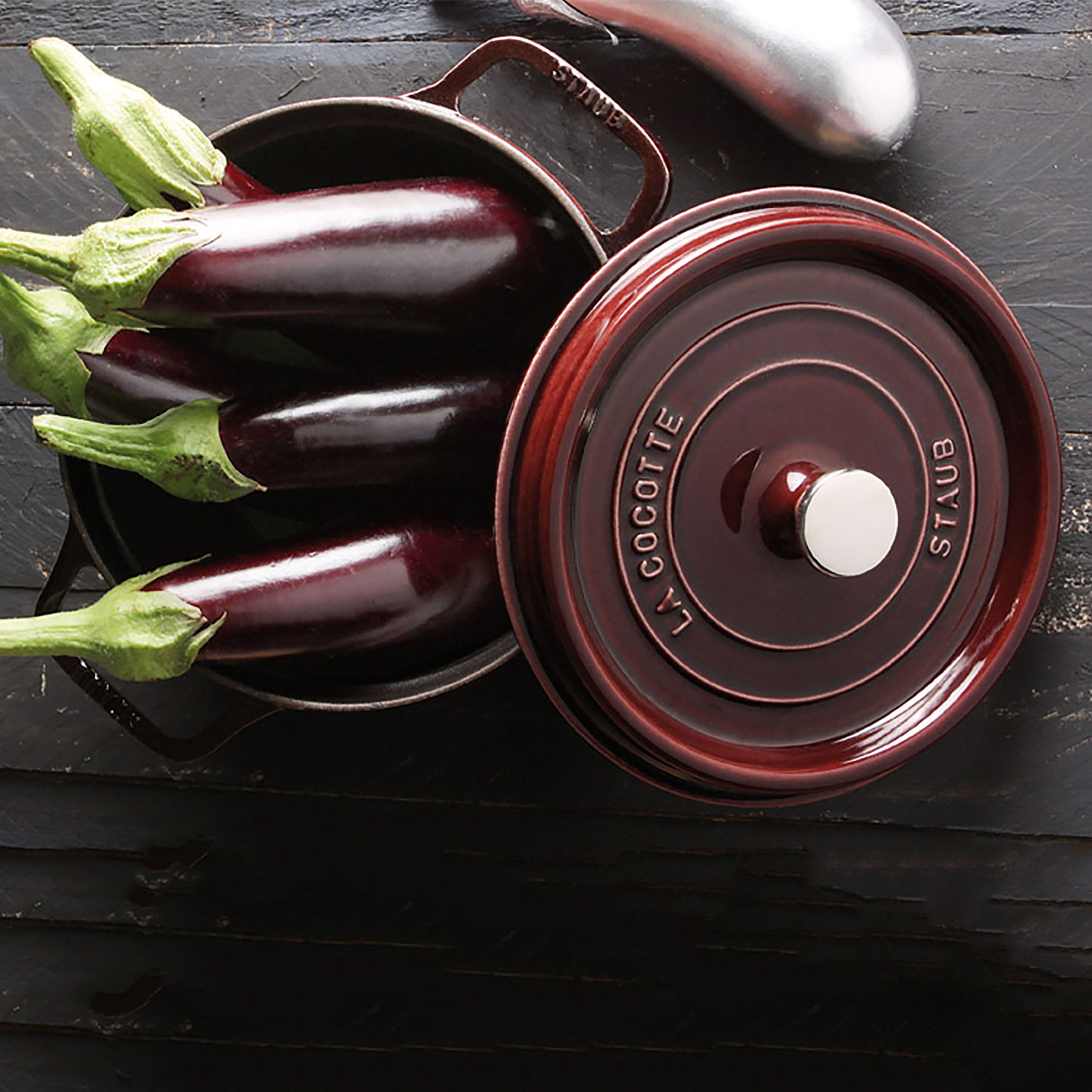 Staub 5.5-quart Grenadine Round Dutch Oven