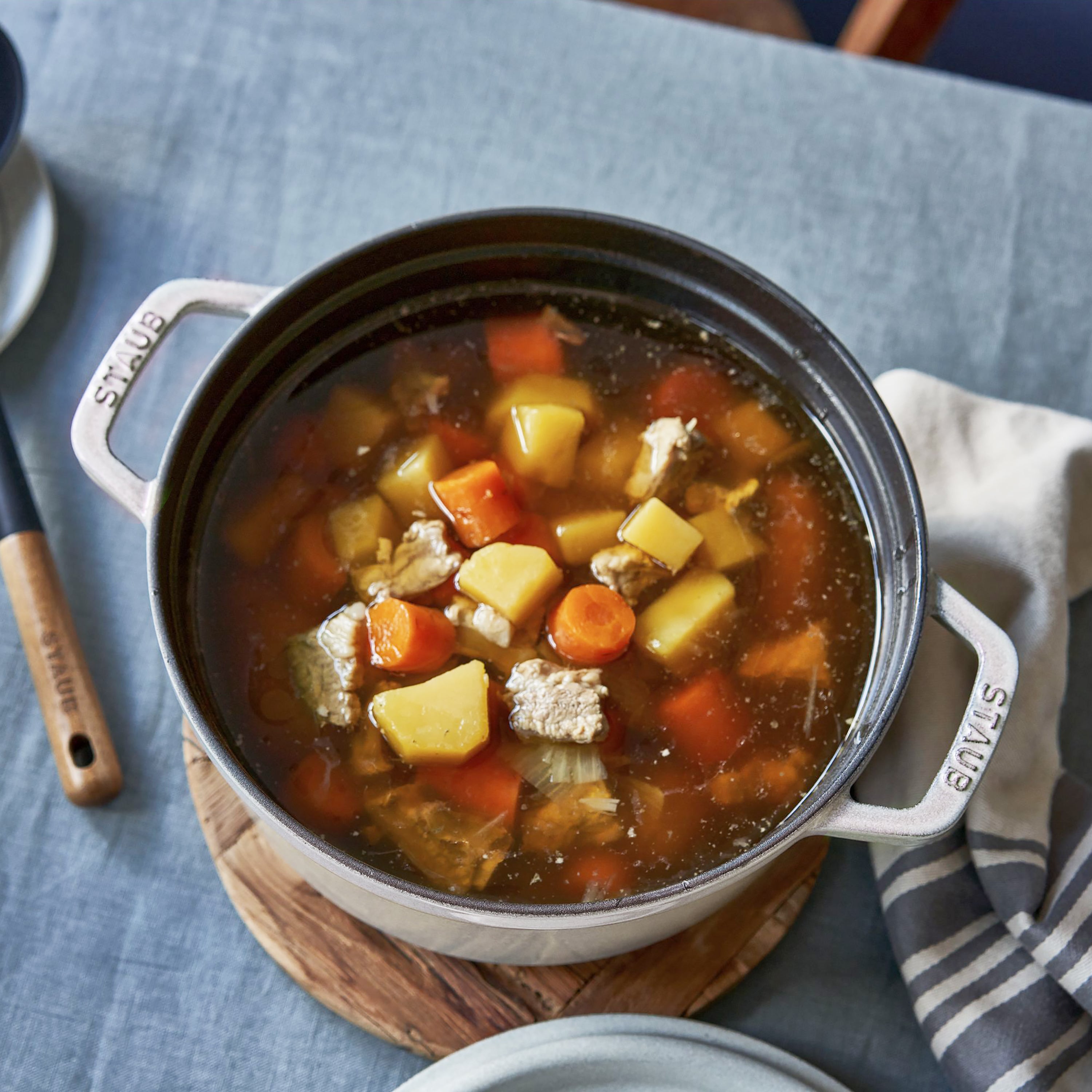 Staub 7-quart White Truffle Round Dutch Oven