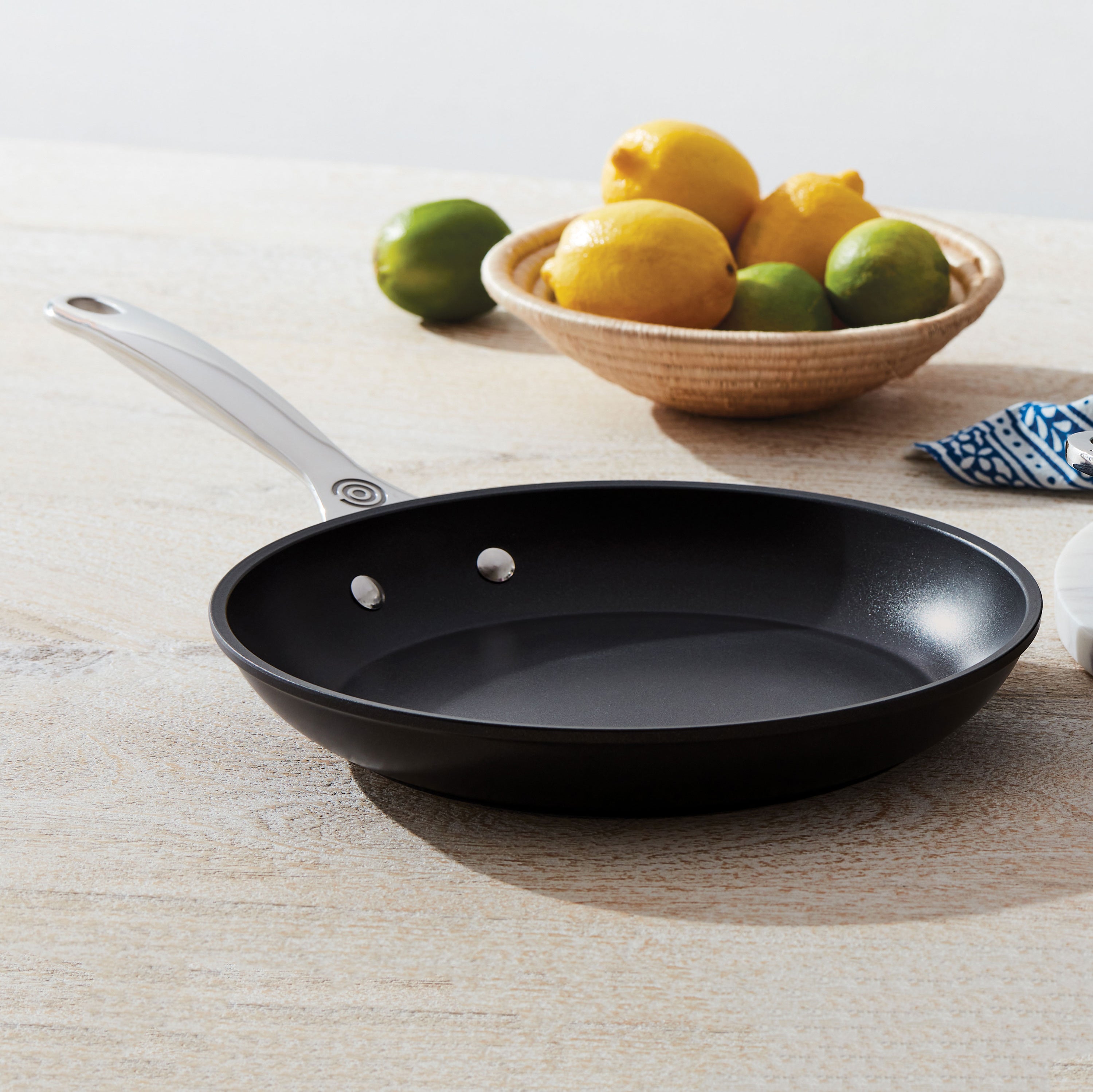 Le Creuset Toughened Nonstick Pro 12