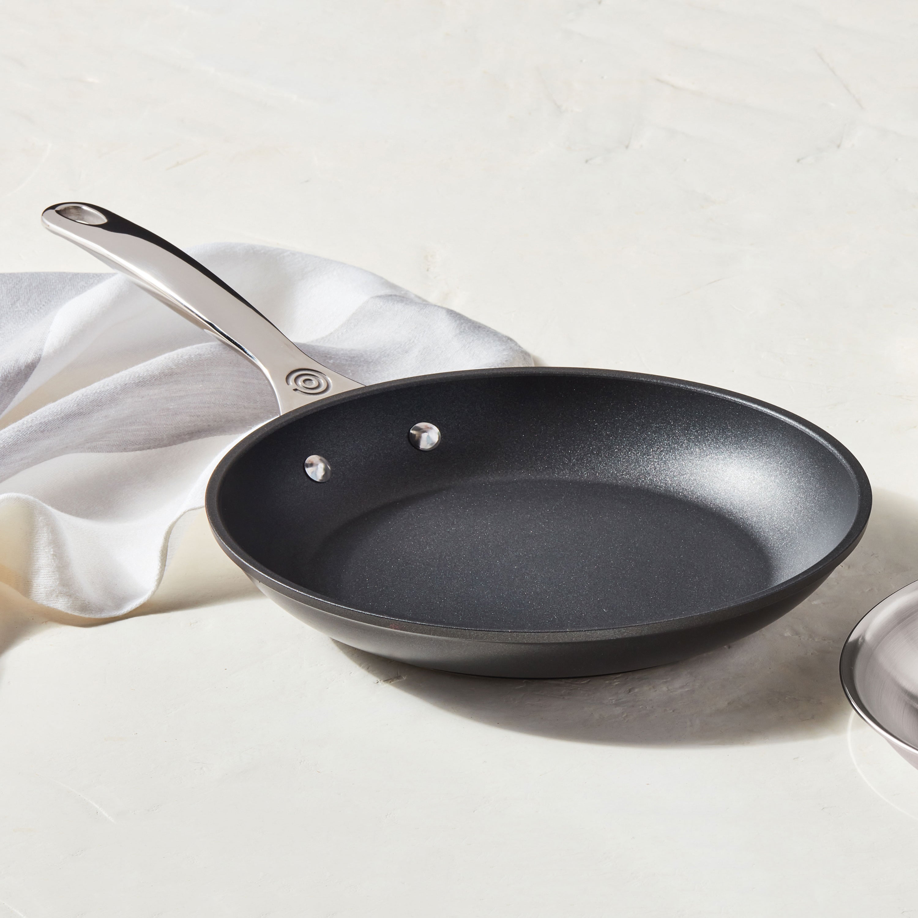 Le Creuset Toughened Nonstick Pro 12