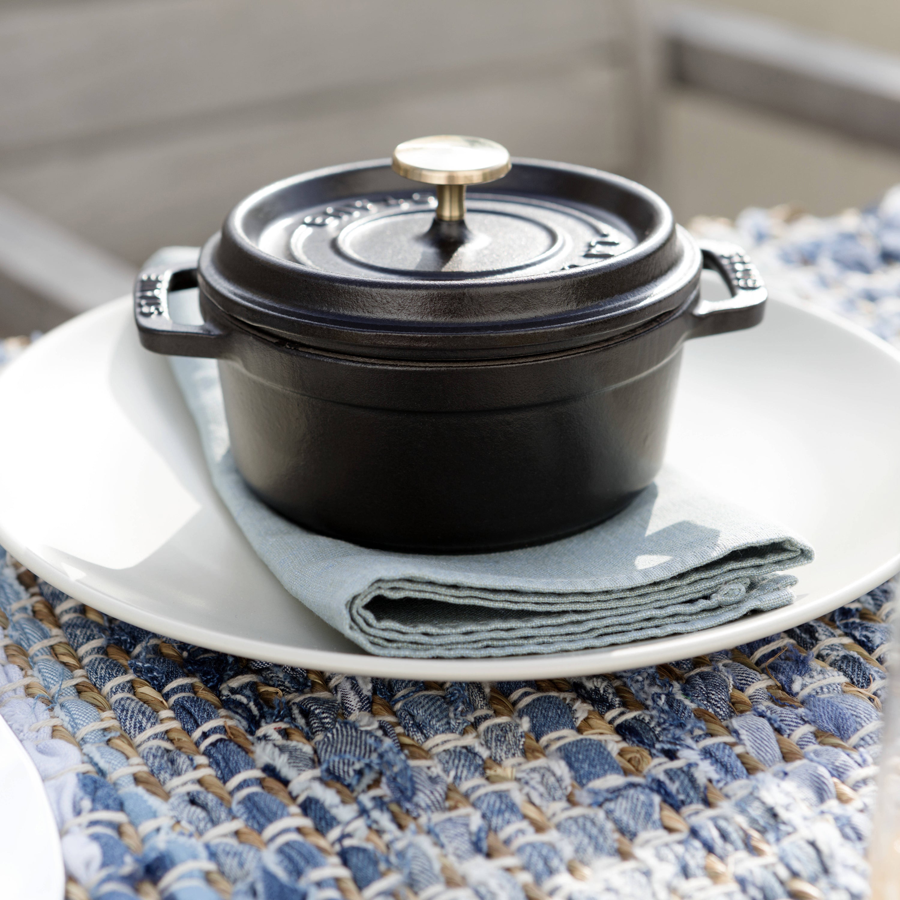 Staub 0.25-quart Matte Black Mini Round Dutch Oven