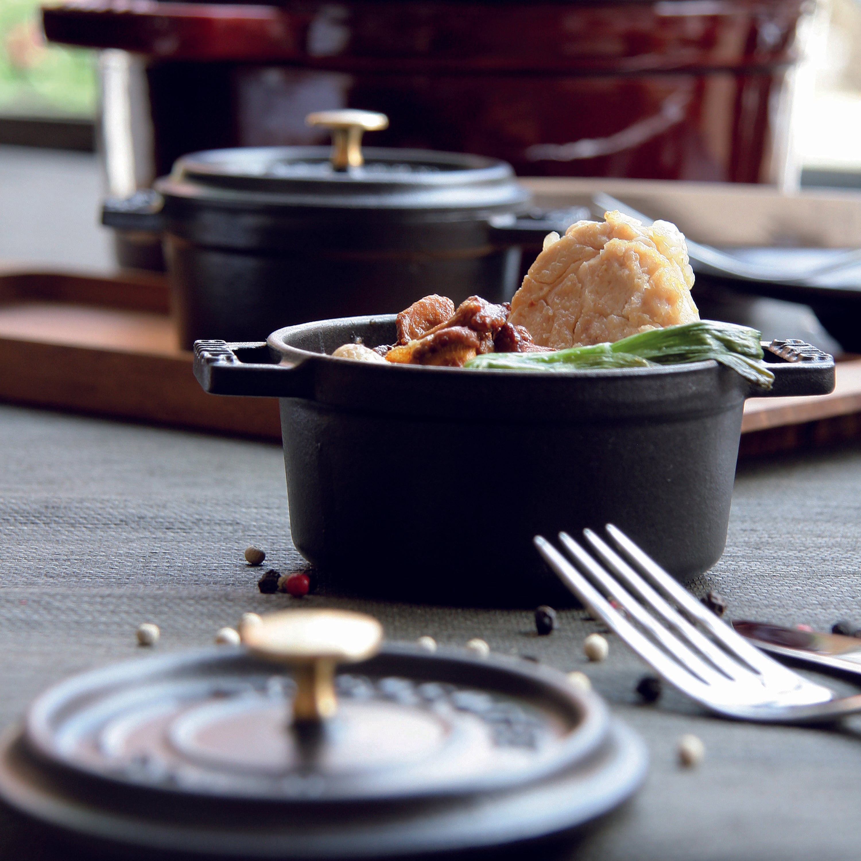 Staub 0.25-quart Matte Black Mini Round Dutch Oven