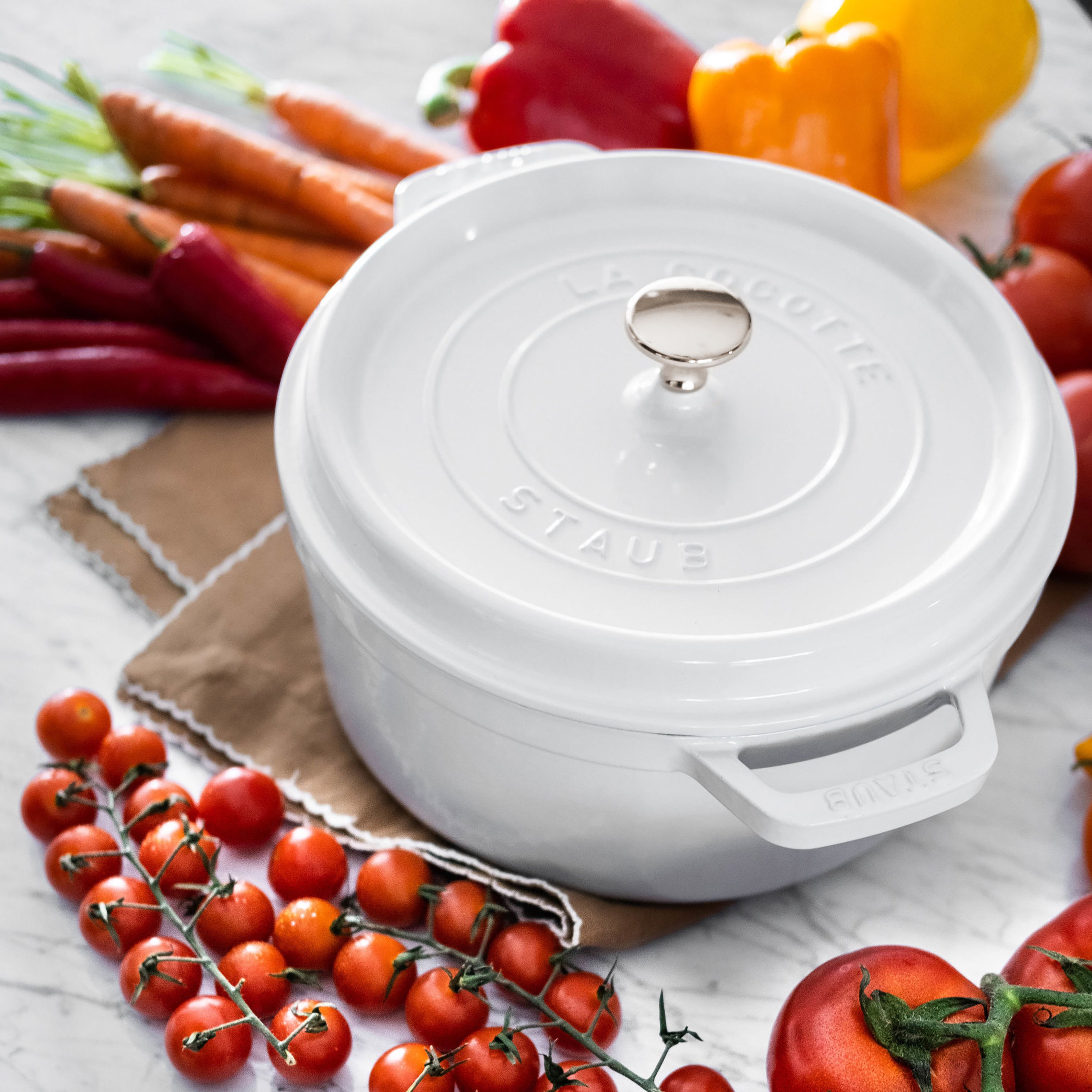 Staub 7-quart White Round Dutch Oven