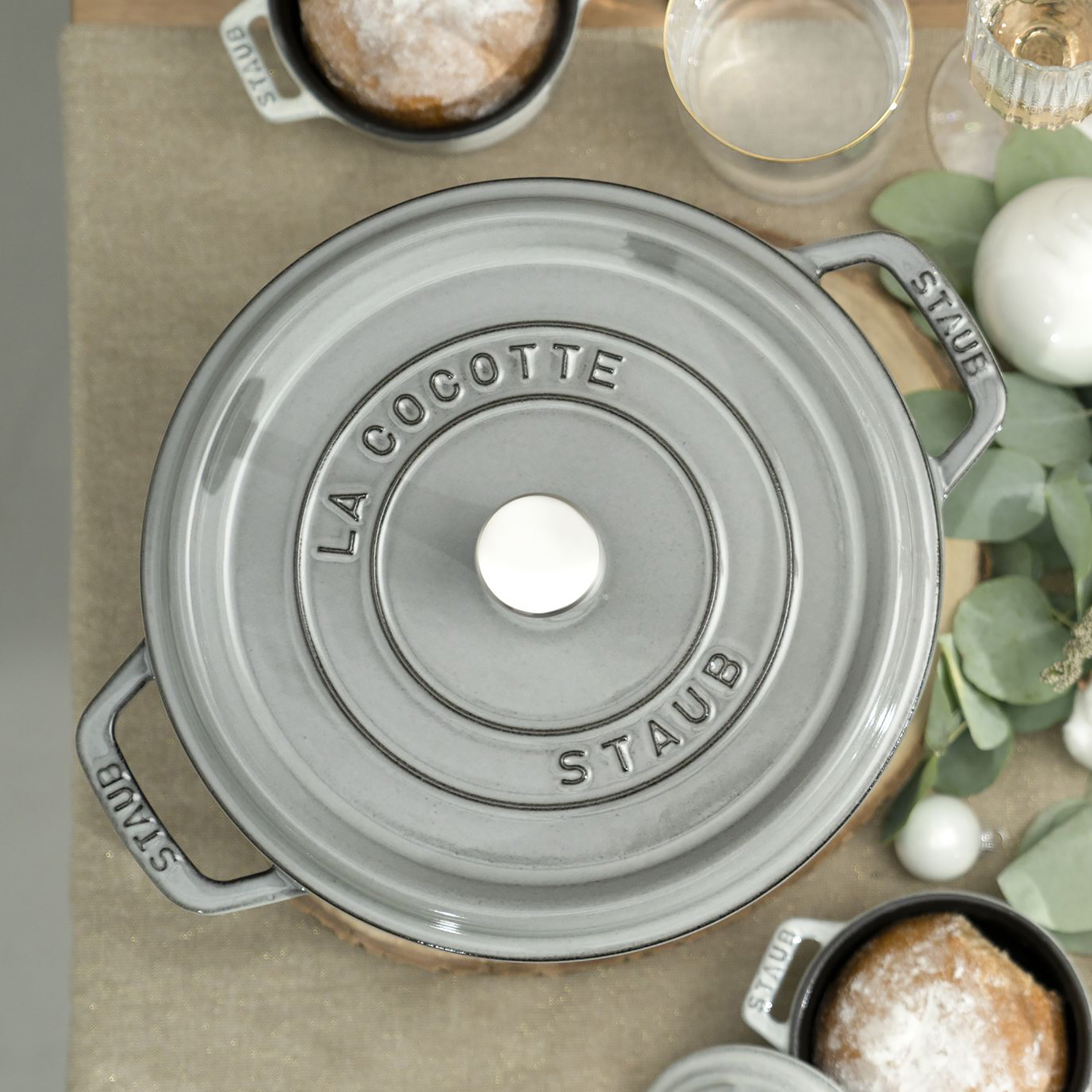 Staub 5.5-quart Graphite Gray Round Dutch Oven