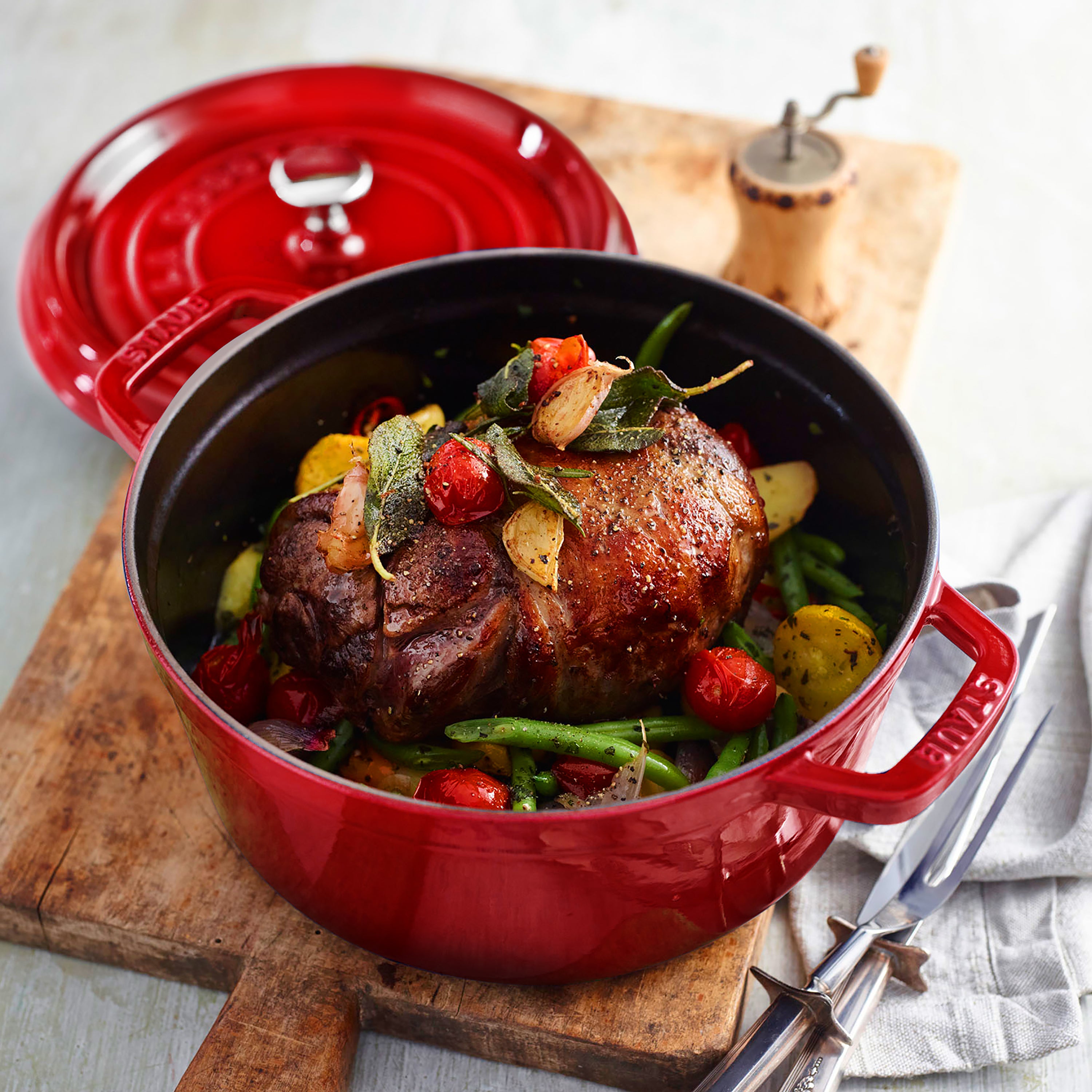 Staub 7-quart Cherry Red Round Dutch Oven