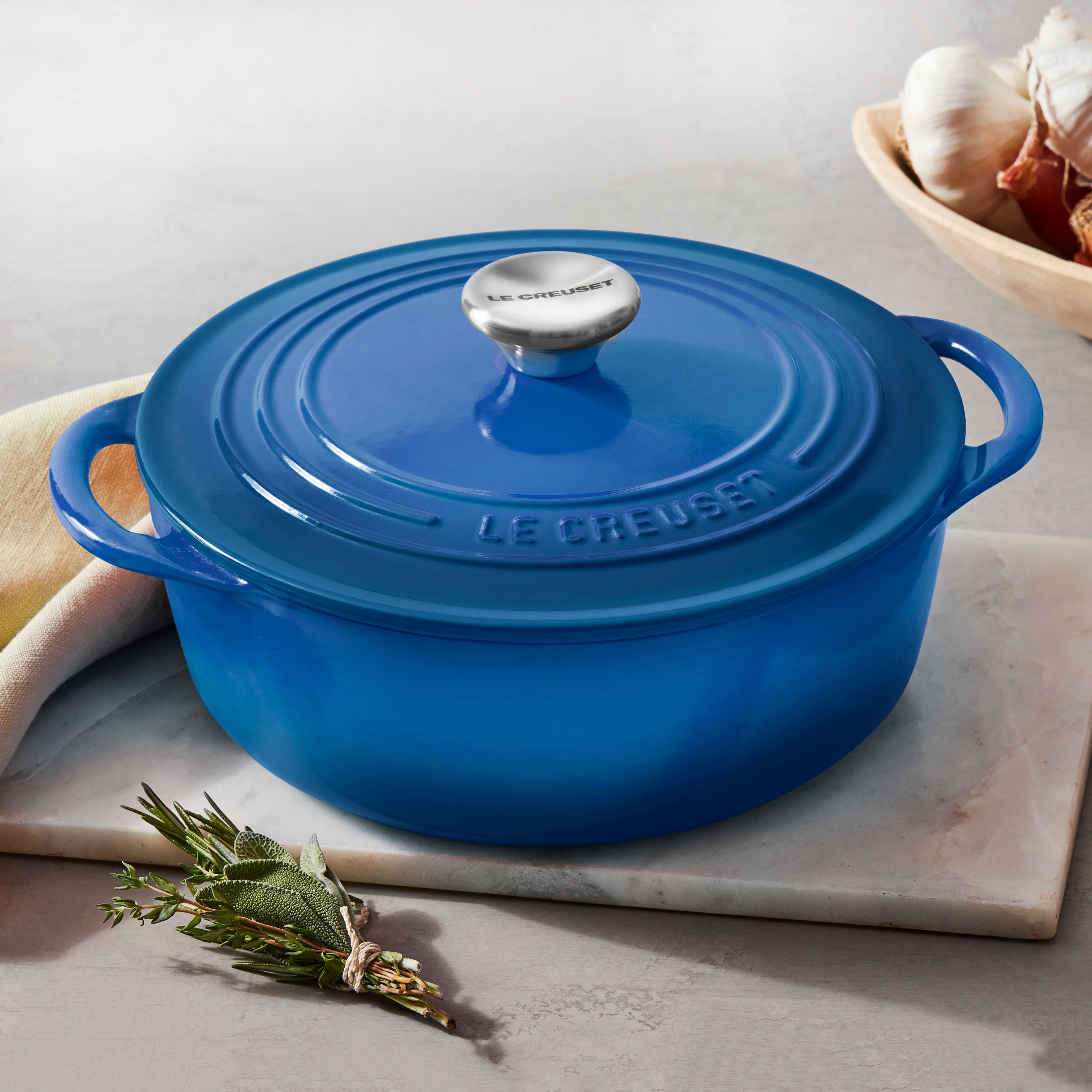 Le Creuset Cast Iron 2.75-quart Marseille Shallow Round Dutch Oven