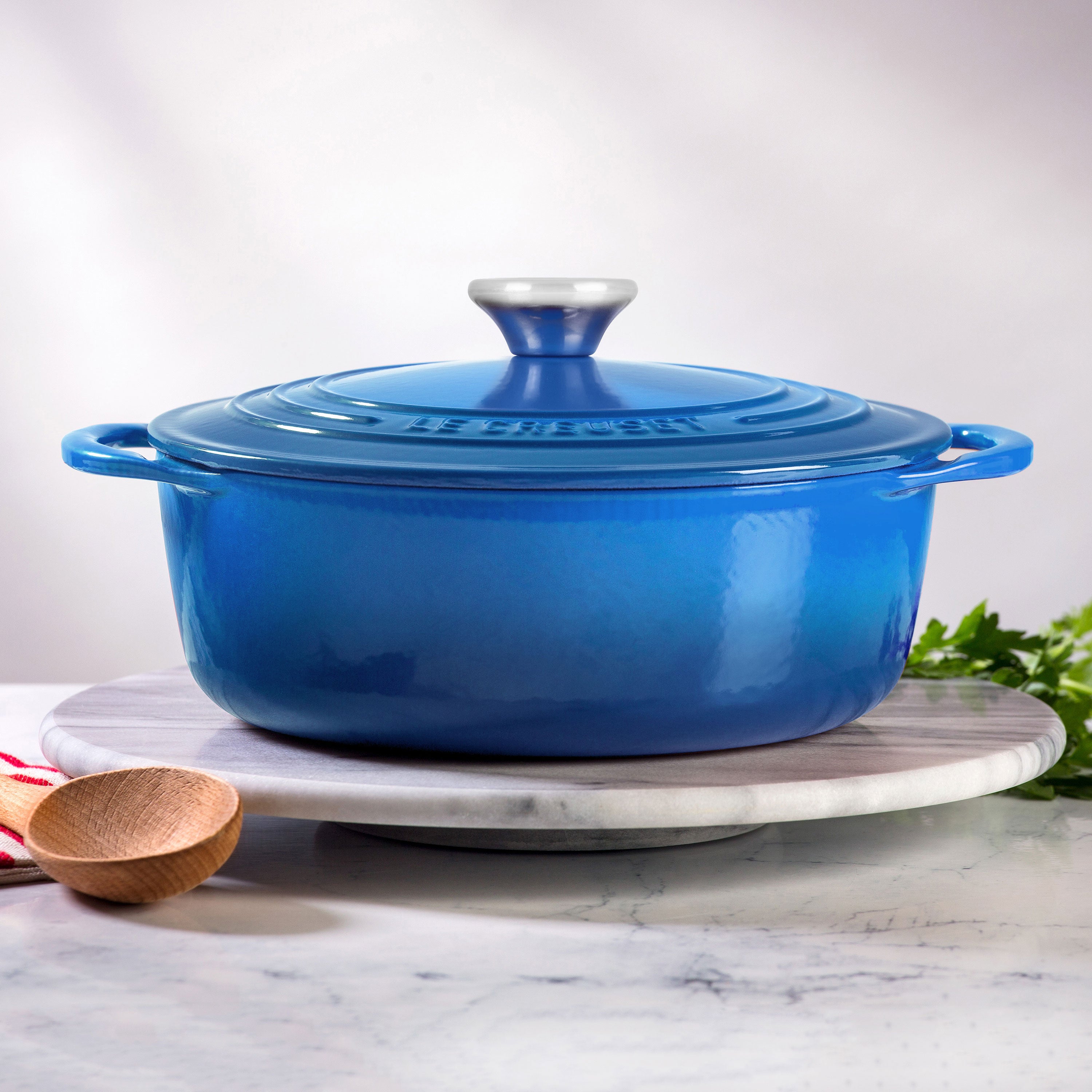 Le Creuset Cast Iron 2.75-quart Marseille Shallow Round Dutch Oven