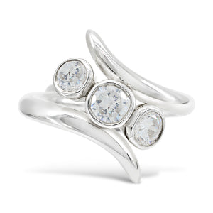 Diamond trilogy ring